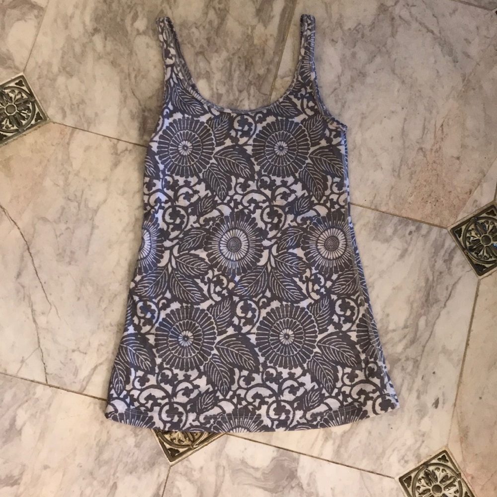 Lululemon tank